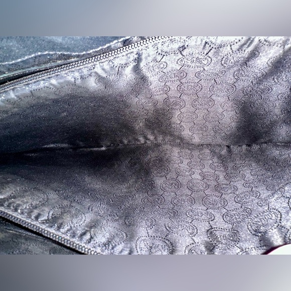 Michael Kors Black Tote in Saffiano Leather with Silver Chain. Great condition! - Picture 10 of 11